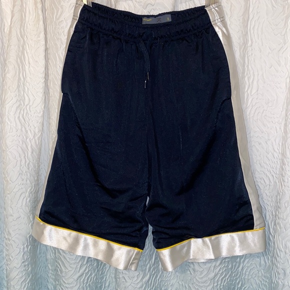 Boy’s Old Navy Athletic Shorts 🏀 - Picture 1 of 2